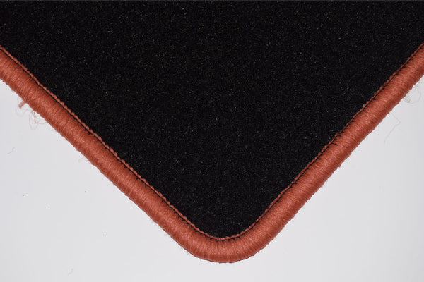 Toyota RAV-4 2nd Generation 2000-2005 Black Tailored Carpet Car Mats HITECH